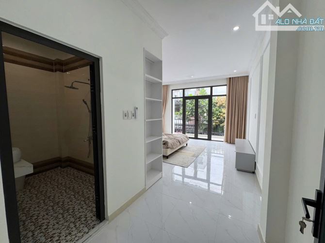 🔥 Nhà 4 tầng 4 mê đường 5m5 Nguyễn Huy Tự.  👉 Nhà được thiết kế 4 phòng ngủ, 4wc, - 9