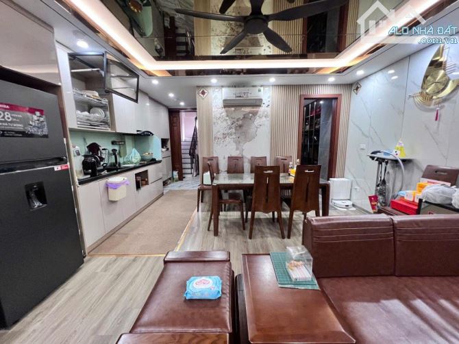 SIÊU PHẨM TRUNG TÂM CẦU GIẤY 2 MẶT NGÕ Ô TÔ TRÁNH VỈA HÈ KINH DOANH ĐỈNH 65m 24 tỷ - 9