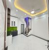 Bán nhà Ngô Gia Tự, Long Biên: 32m2, 5 tầng, hơn 5 tỷ, ở ngay, ô tô, full đồ, ngõ thông
