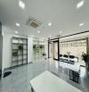 Cho thuê NHÀ RIÊNG Nguyên Hồng 70m² x 8tầng, thông sàn, vệ sinh thang máy