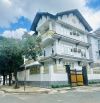 CHO THUÊ NHÀ CĂN GÓC ĐƯỜNG THẢO ĐIỀN 450M2 GIÁ 60 TRIỆU - VỊ TRÍ KINH DOANH