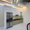 Bán nhà phố Cầu Giấy, 30m2, 2 tầng, gần phố, nhỉnh 5 tỷ (cực hiếm)