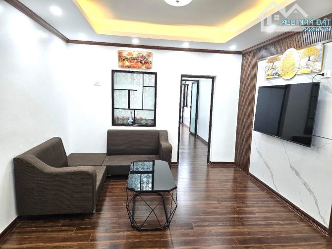 BÁN CĂN TẬP THỂ THÀNH CÔNG – Ô TÔ ĐỖ CHÂN CẦU THANG – 3PN – 2WC – 110M2