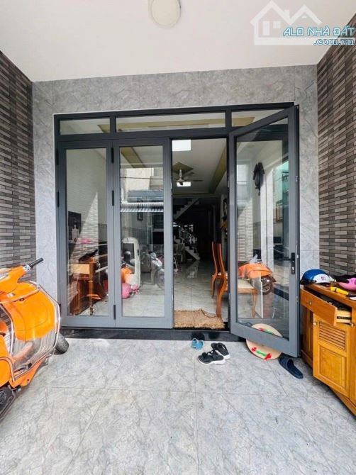 Bán nhà hẻm xe hơi Phú Nhuận, 4 Tầng đẹp mới, Ở ngay/ KD, 52m2, gần mặt tiền, 9.25 Tỉ