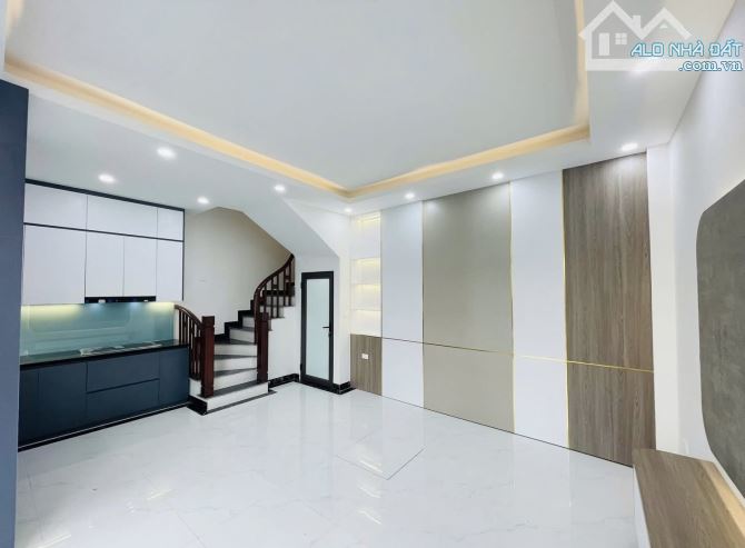 TRĂM NĂM CÓ 1 - Bán nhà Hoàng Văn Thụ - 43m2 - 5 tầng - Ngõ OTO qua - Nhỉnh nhẹ 7 tỷ có TL