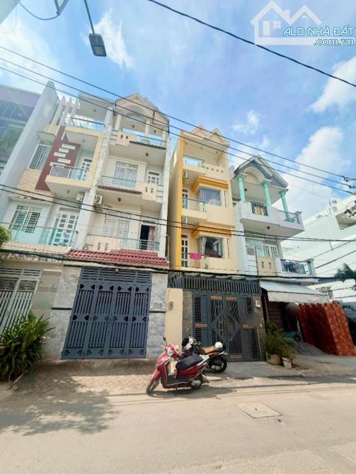 NHÀ BÌNH TÂN KHU TÊN LỬA,BÌNH TRỊ ĐÔNG,HẺM TO NHƯ MẶT TIỀN,VỊ TRÍ ĐẸP ,4 TẦNG 72M2 ,CHỈ 7x
