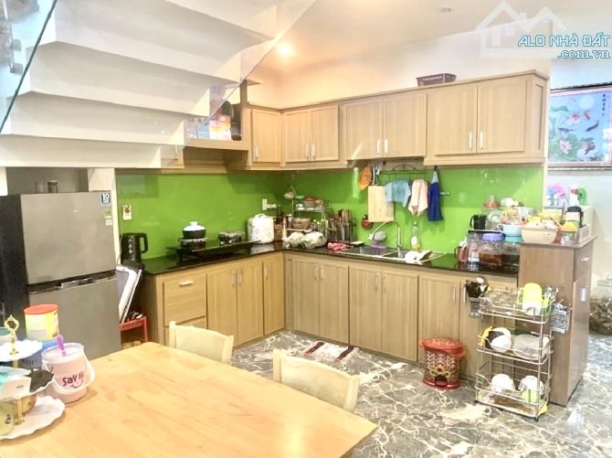 🌈 NHÀ ĐẸP 2 TẦNG NGAY CHỢ HÒA KHÁNH_ĐẠI HỌC_DT 82M2_KHU SẦM UẤT NGÀY ĐÊM_CHỈ 3 TỶ x