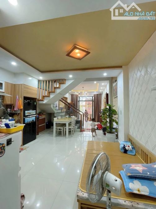 BÁN NHÀ 3 TẦNG MT GIAO THÁI THỊ BÔI-THANH KHÊ- 60M2 VUÔNG VỨC VỪA Ở VỪA KD – GIÁ 5.XTY