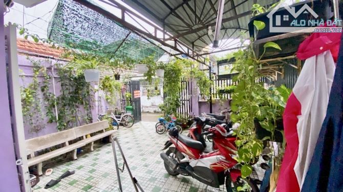 🌹PHƯỜNG BÌNH TRƯNG ĐÔNG - Q2 - HẺM XE HƠI - NHÀ 2 TẦNG - 207m2(  Ngang 9m)- GIÁ CHỈ 14 T