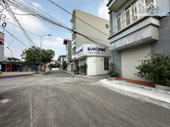 CHỈ HƠN 4 TỶ - ĐƯỜNG OTO 7 CHỖ ĐỖ CỬA - 50 M RA TRỤC CHÍNH KINH DOANH -SÁT SIÊU DỰ ÁN THÀN