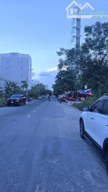 🚗 NHÀ CẤP 4 KIỆT Ô TÔ 5M – ĐƯỜNG CHÍNH HỮU – GẦN BIỂN MỸ KHÊ 🌊