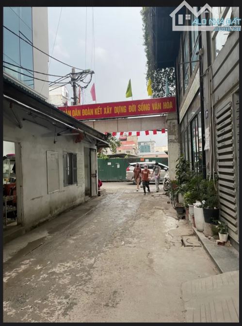 Cần bán nhà mặt ngõ Nguyễn Trãi diện tích 94m, 5tầng thang máy full nội thất.