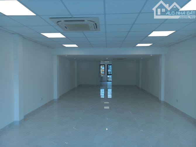 PHÂN LÔ Ô TÔ TRÁNH, HOÀNG QUỐC VIỆT, THANG MÁY, XÂY MỚI, KDVP, 60M, 7 TẦNG, HƠN 25 TỶ