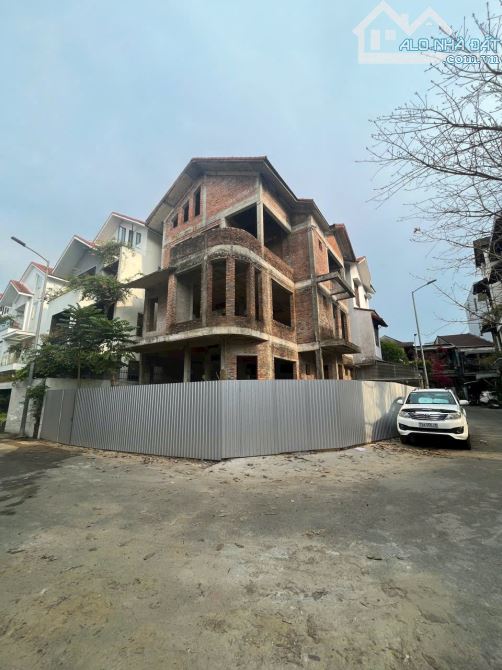 ❤❤❤BIỆT THỰ THÔ 2MT Đường Hà Huy Tập - khu Trung Tâm Kiểm Huệ - gần nhà thi đấu Bà Triệu h