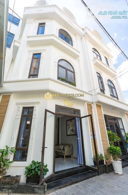 Nhà Phố - Hẻm ô tô nhỏ - 3 tầng - 4 phòng - 1 WC - Sổ riêng - đường Nhà Chung, Phường 3,
