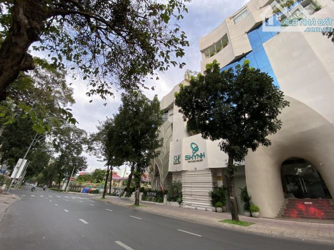 Building số 1 Trần Nhật Duật Quận 1, 1 hầm 7 tầng thang máy giá bán 75 tỷ