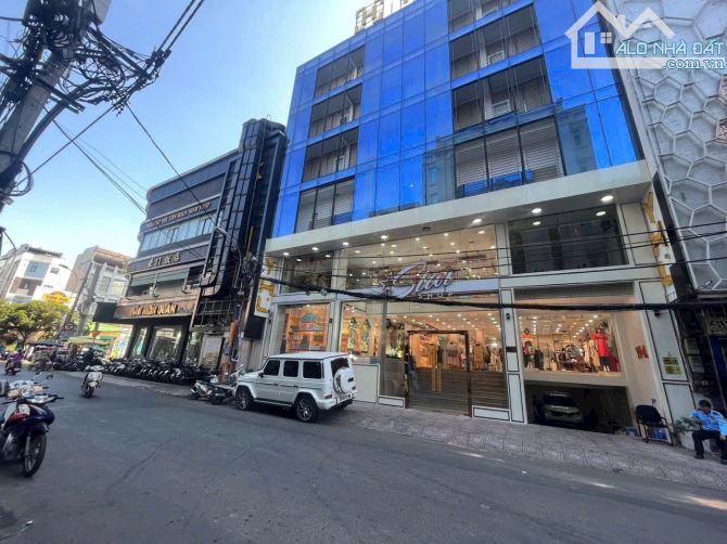 Góc 2MT Trần Nhật Duật, Quận 1 - 10x20m - 5 tầng - HĐT 200 triệu - giá 60 tỷ
