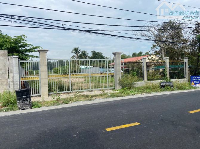 Bán gấp đất 937m2 (thổ cư 512m2), mặt tiền Lê Đình Chi, Lê Minh Xuân, Bình Chánh, giá tốt