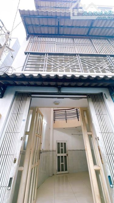 BÁN NHÀ QUẬN 4 VỊ TRÍ 1/ HẺM 3 GÁC GẦN MT 5 TẤM ĐÚC GIÁ 4TỈ 790 DT ĐẸP 8*5 KHU DÂN CƯ