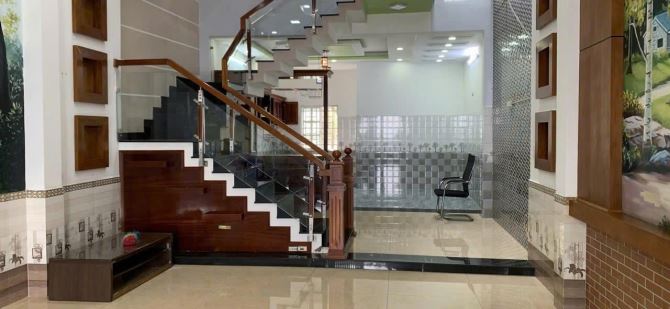 Nhà trệt 2 lầu hẻm rộng 5m đường Nguyễn Ảnh Thủ, DT 5x19m giá 7 tỷ TL :