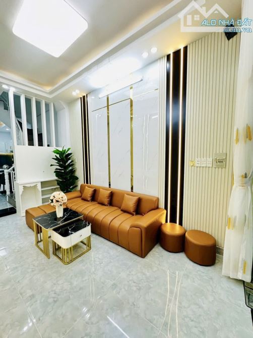 NHÀ ĐẸP 43M2, 2 TẦNG FULL NỘI THẤT, HẺM 3.5M, GẦN MẶT TIỀN, KẾ PHẠM HỮU LẦU, Q7, CHỈ 3,9T