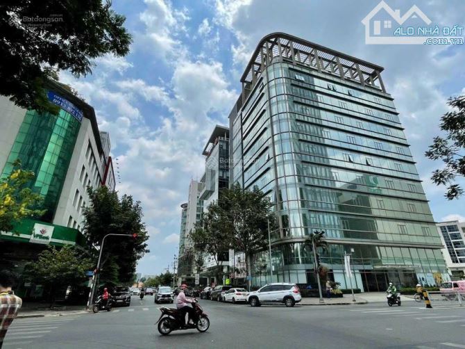 Góc 2MT Sương Nguyệt Ánh + Tôn Thất Tùng, Quận 1 - 17x25m - 5 tầng - HĐT 700 triệu