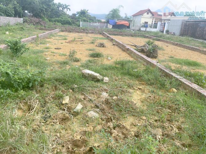 Sóc sơn 100m full thổ cư  ô tô thông - tránh nhau. 3 bước ra quốc lộ. Gần trường các cấp