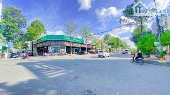 Cho thuê đất 120 m2 mặt tiền Trần Văn Trà 5 triệu