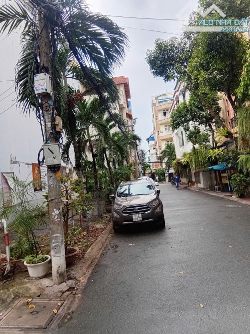 Bán đất trồng căn góc hẻm 43 Cộng Hòa, P4, Tân Bình. DT: 71 m2 giá 12.5 tỷ bán