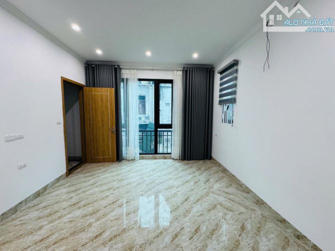 Bán nhà mới lô góc Lê Trọng Tấn 5T, MT 7, thang máy, ô tô đỗ cửa