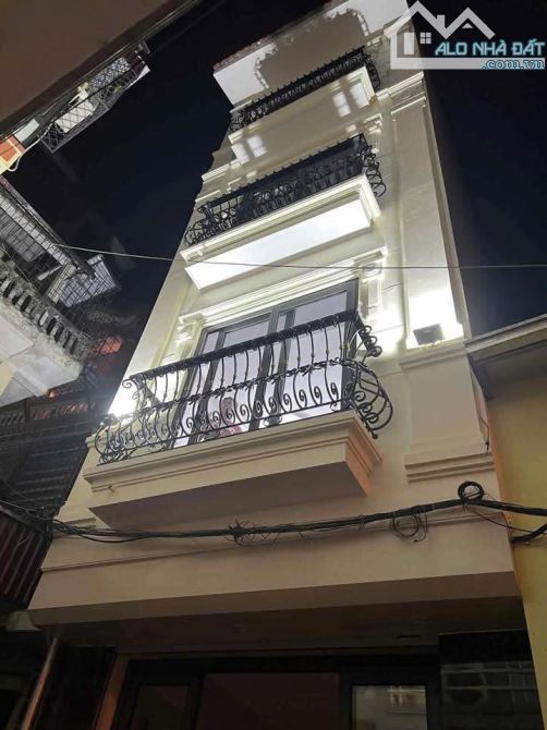 CHO THUÊ NHÀ NGUYÊN CĂN PHỐ NGUYỄN VĂN CỪ - BỒ ĐỀ - Ô TÔ ĐỖ GẦN - 4PN - NỘI THẤT CƠ BẢN -