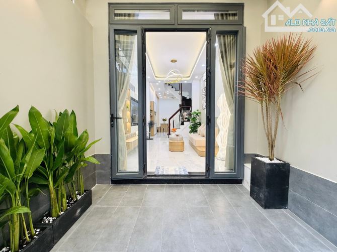 Nhà Hẻm Xe Hơi Nhỏ - 42m² (3,1 x 14) Nở Hậu - Trệt 3 Lầu - 4 Phòng Ngủ - Hoàn Công Đủ