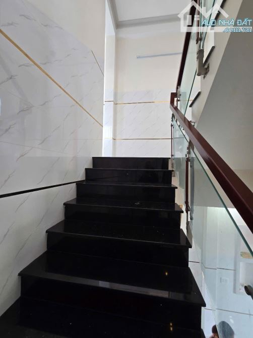 BÁN NHÀ CẦU TRÀM CẦN ĐƯỚC LONG AN – NHÀ ĐẸP 100M² – SỔ HỒNG RIÊNG – GIÁ 2 TỶ 850