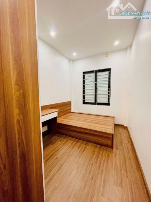 PHÂN LÔ Ô TÔ TRÁNH - MẶT NGÕ THÔNG - KINH DOANH VP - Ở SƯỚNG