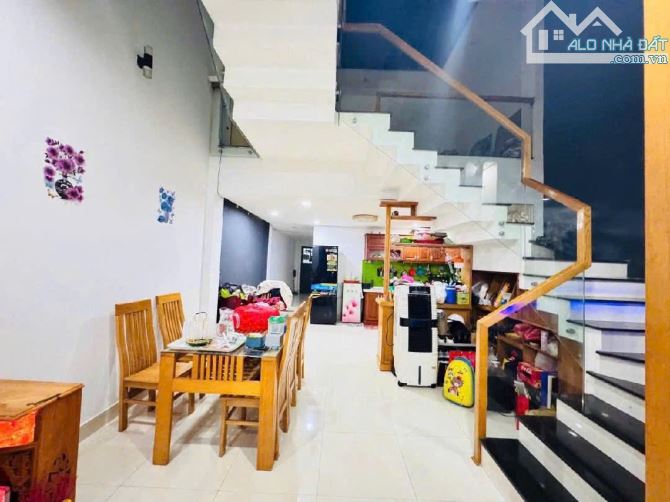 CỰC HIẾM – NHÀ 3 TẦNG 3 MÊ – GẦN  LÊ THẠCH – NGAY BẾN XE TRUNG TÂM ĐÀ NẴNG, KINH DOANH VIP