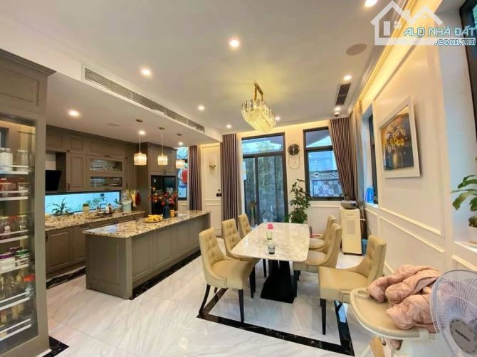 Phân lô Đền Lừ-60m2-nhỉnh 18 đồng-thang máy-ô tô ngủ trong nhà-3 thoáng-full nội thất-ô tô