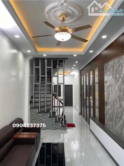 DT: 50m, nhà 4 tầng, 4 ngủ, khách, bếp, oto đỗ cửa, giá 5.85 tỷ, Thôn Tân Hà, xã Duyên Hà