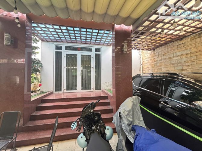 BIỆT THỰ 300M2 - MẶT TIỀN ĐƯỜNG TRƯƠNG VĂN THÀNH, HIỆP PHÚ, QUẬN 9