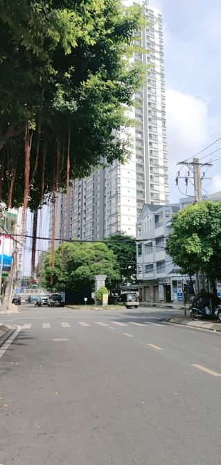 BÁN BIỆT THỰ MẶT TIỀN KHU VIP Q6 – 4 TẦNG – NGANG 8M – DT 173M2 – GẦN CHUNG CƯ WESTERN CAP