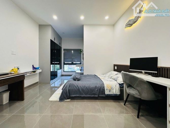 BÁN NHÀ ĐẸP 3 TẦNG , XE HƠI ĐỖ SONG SONG, 65M2, TẠ QUANG BỬU, P4, QUẬN 8, CHỈ NHỈNH 9 TỶ
