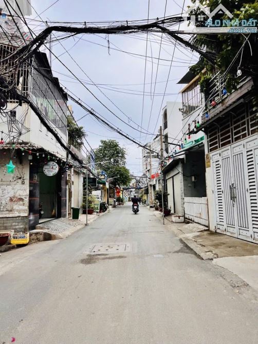 Gần Chợ Thạch Đà, Phường An Hội Tây Gò Vấp - Nhà HXH - 3Tầng - 60M2( 4 x 15 ) - Giá 5.3 Tỷ