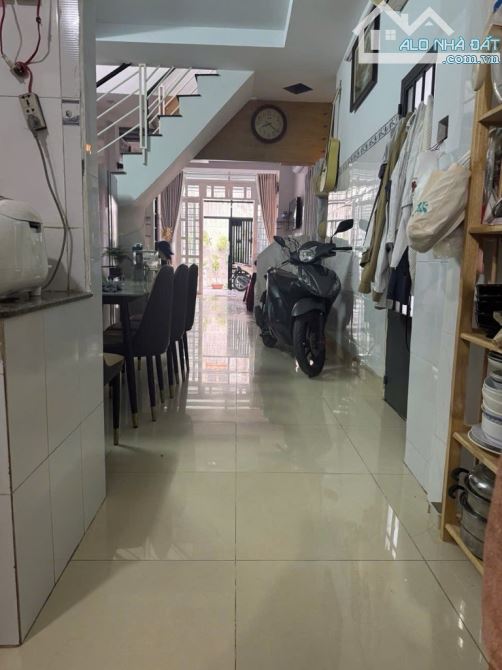 HẺM 6m, NGANG HIẾM 8m, GẦN CHỢ THỦ ĐỨC, DÒNG TIỀN 30tr/th, 310m2; NHỈNH 19 TỶ.