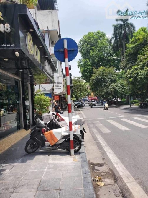 250 tỷ - MP Thợ Nhuộm, Tòa nhà 350m x 9 tầng x 15m mặt tiền.