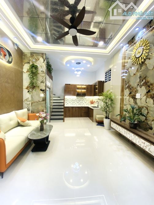 Bán nhà quận 6 - 3 tầng 4pn sang trọng ở ngay - Giá sinh viên 4,080 tỷ