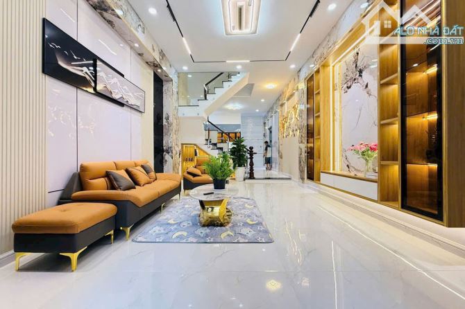 Bán nhà hẻm xe hơi, Huỳnh Văn Nghệ, Gò Vấp, 63 m² (4.2m x 15m), 5 tầng - Giá 7.95 tỷ TL