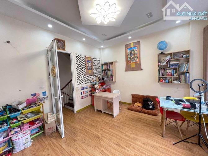 BÁN NHÀ XUÂN ĐỈNH – OTO NGỦ TRONG NHÀ – 52M² – 5 TẦNG – CHỈ XÁCH VALI VỀ Ở