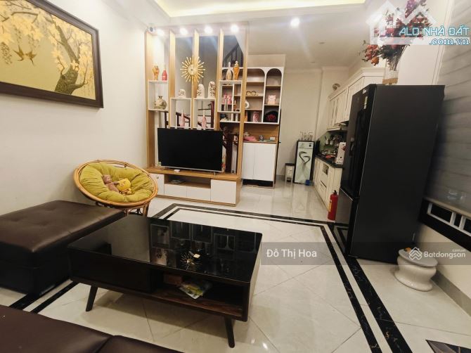 Bán nhà Phúc Lợi, Long Biên DT 35M*5T full nội thất gần trường học các cấp ở sướng
