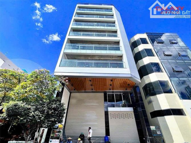 Bán nhà nở hậu vị trí vàng Trần Hưng Đạo - Cách Chợ Bến Thành 5 phút- Quận 1 (DT đất 245m)