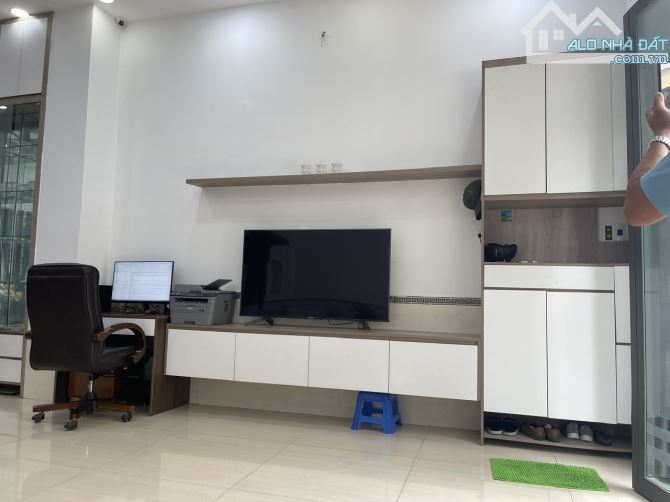 Hẻm lớn Hồ Văn Long – Nhà đẹp 3 tầng – Giá chỉ 5.2 tỷ