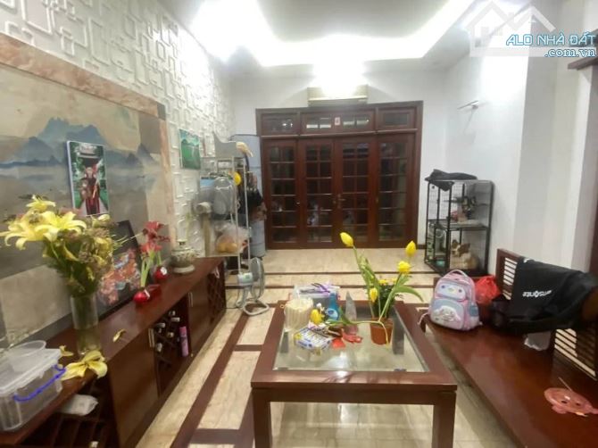 NGUYỄN THÁI HỌC - Q. ĐỐNG ĐA - 113M -30 TỶ - CÁCH 1 NHÀ RA MẶT PHỐ - TRUNG TÂM QUẬN